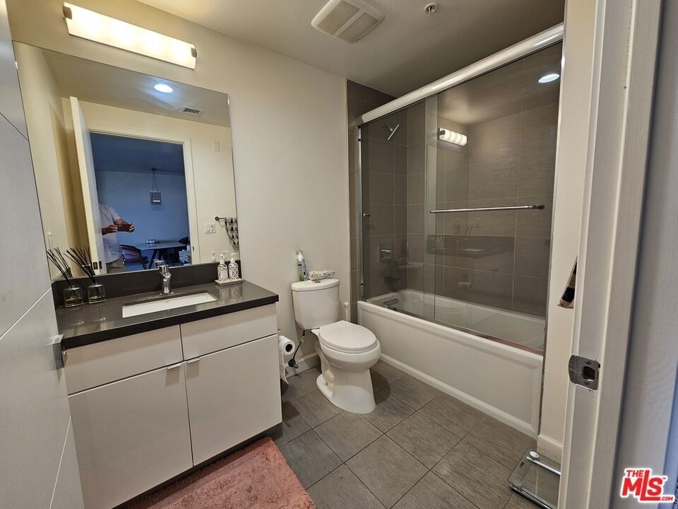 105 S Mariposa Avenue - Photo 10