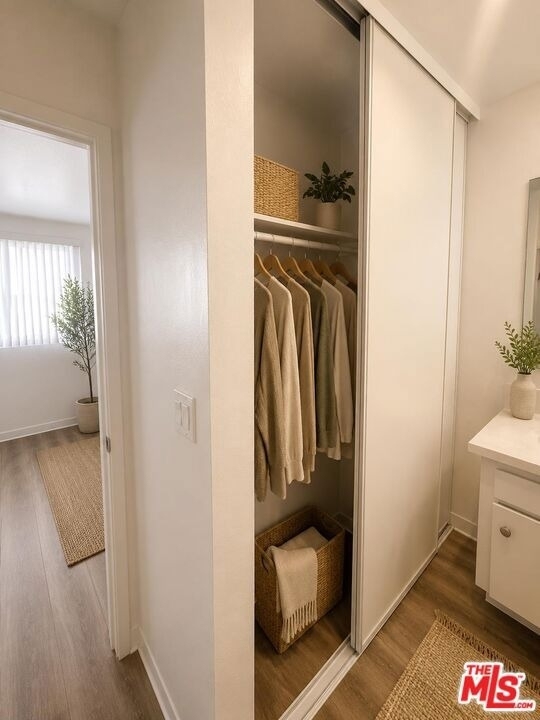 18366 Collins Street - Photo 6