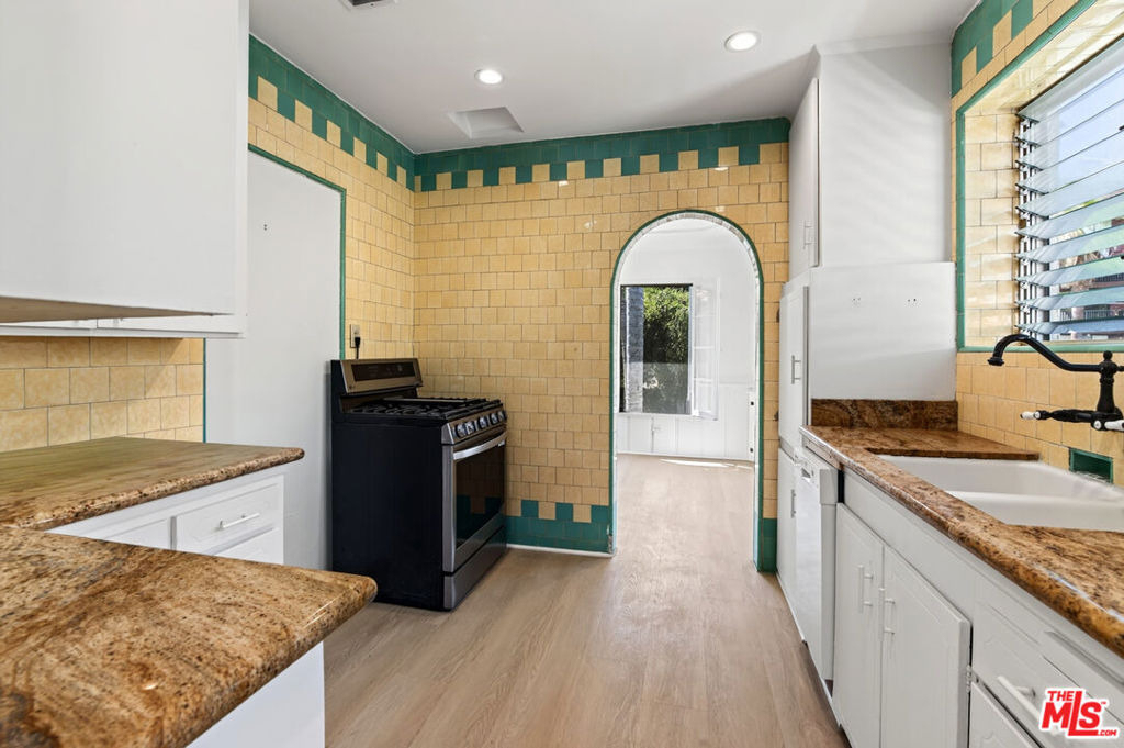 900 S Wooster Street - Photo 12