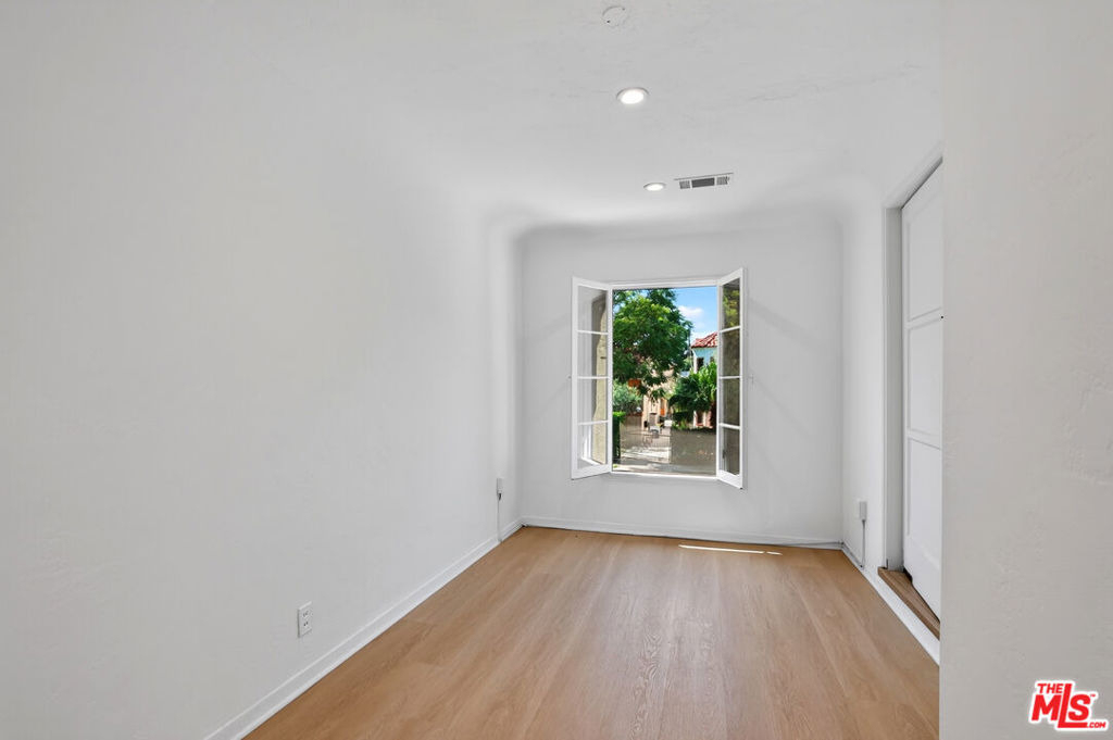 900 S Wooster Street - Photo 34