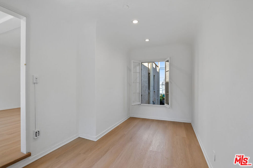900 S Wooster Street - Photo 33