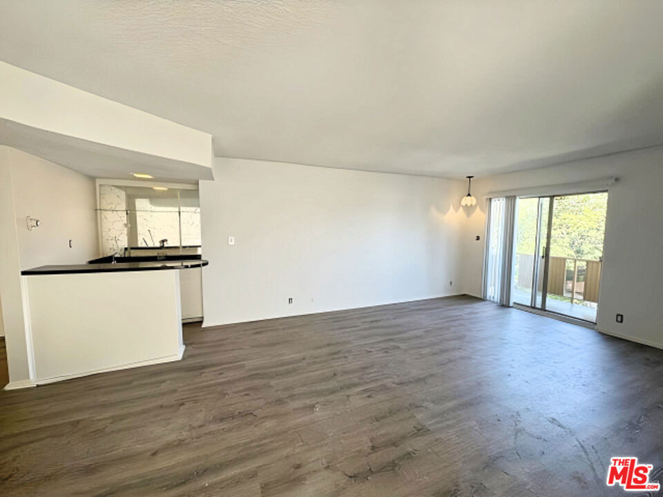 1541 N Laurel Avenue - Photo 15