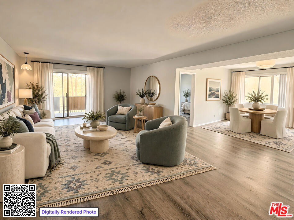 1541 N Laurel Avenue - Photo 1