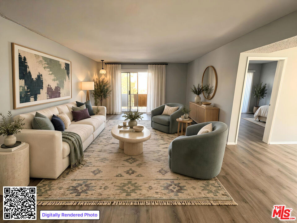 1541 N Laurel Avenue - Photo 0