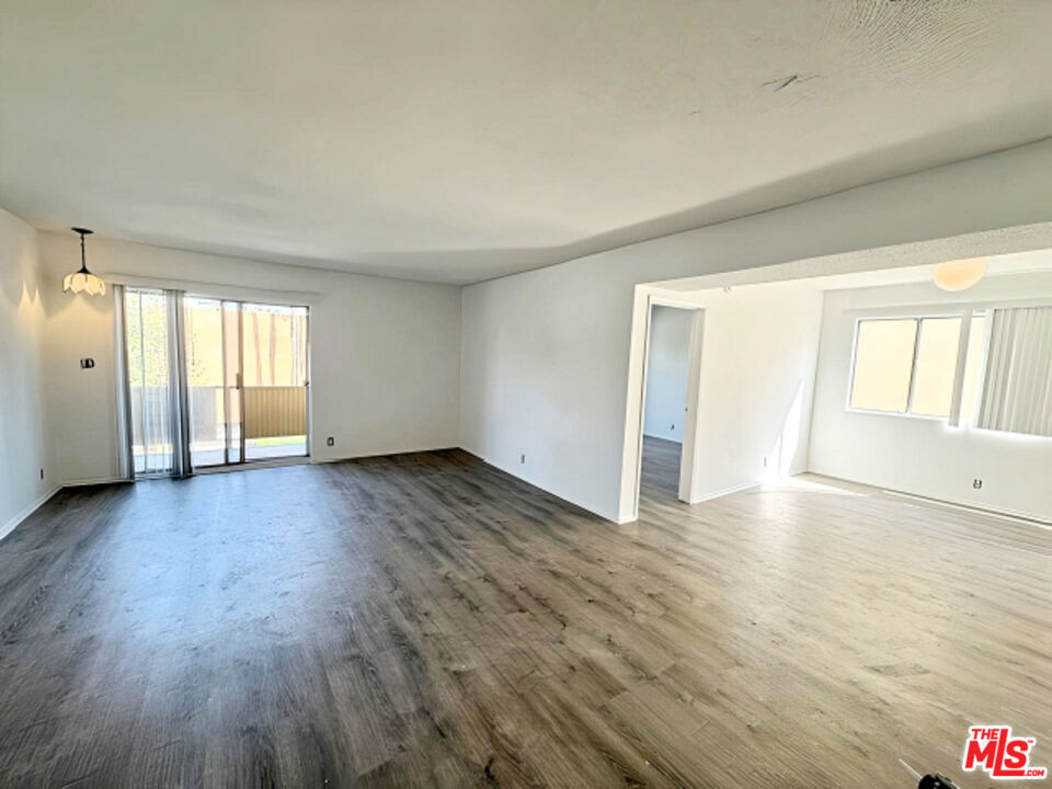 1541 N Laurel Avenue - Photo 14