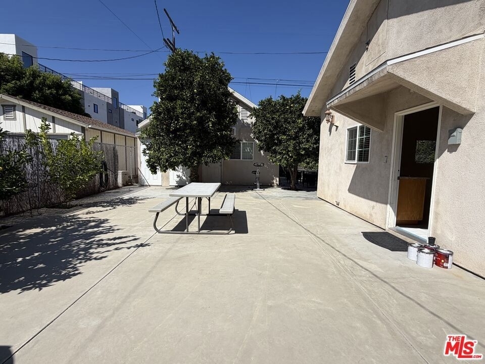 14213 Califa Street - Photo 17