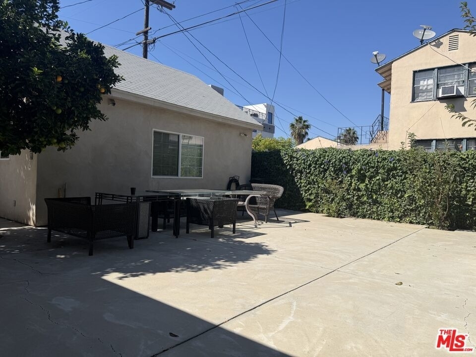 14213 Califa Street - Photo 19