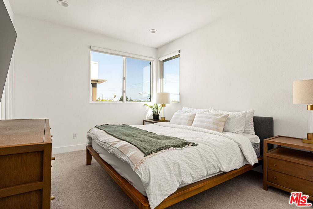 2931 Exposition Place - Photo 15