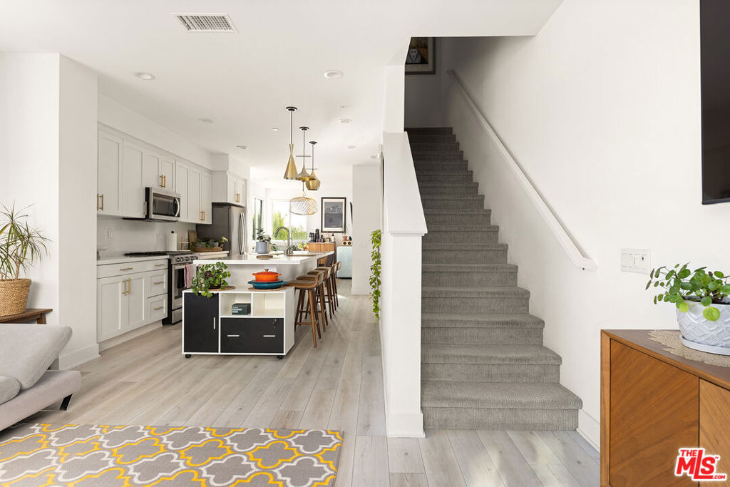 2931 Exposition Place - Photo 14