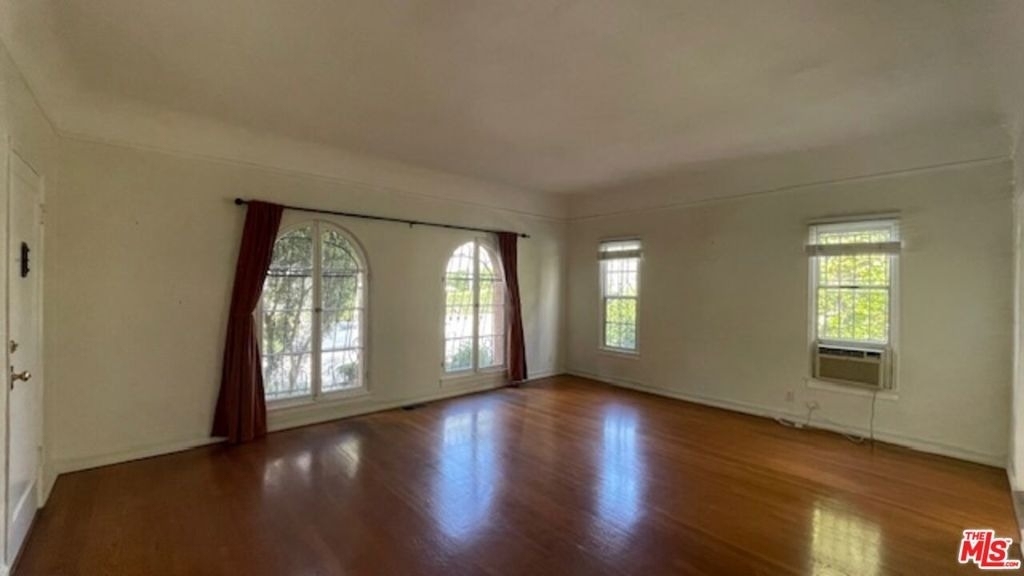 444 N Sycamore Avenue - Photo 3