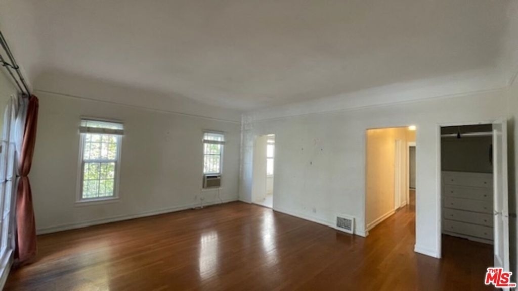 444 N Sycamore Avenue - Photo 5