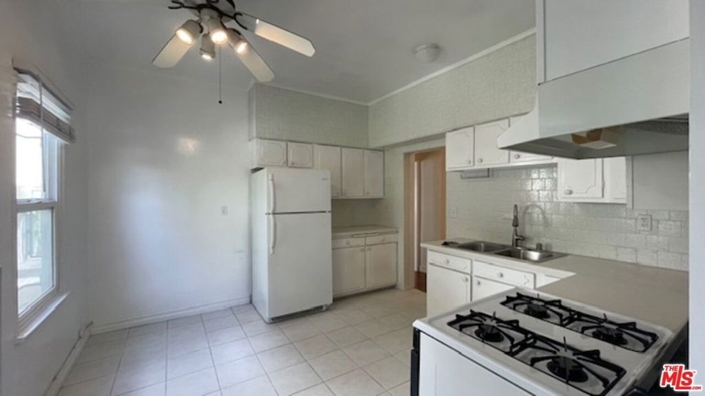 444 N Sycamore Avenue - Photo 8