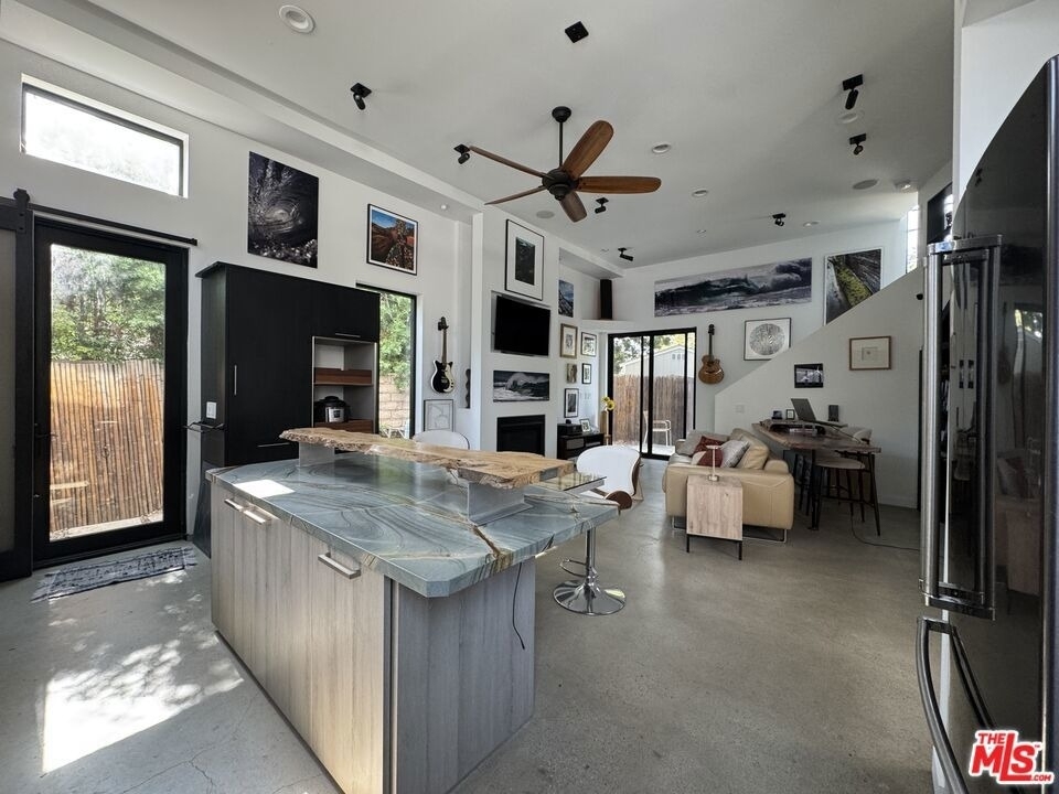 7443 Midfield Ave Avenue - Photo 2