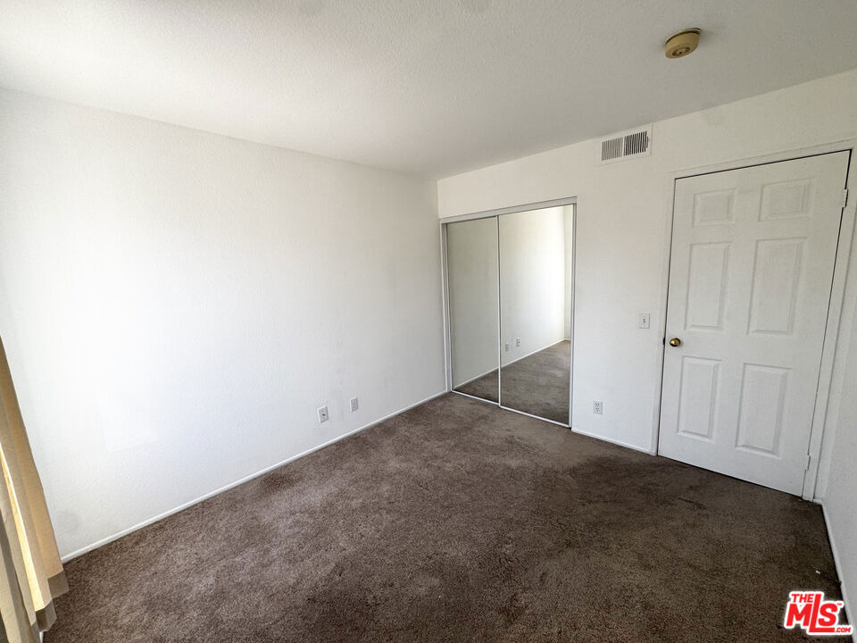 2180 Glenwood Avenue - Photo 6
