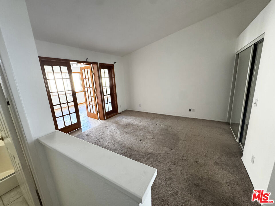 2180 Glenwood Avenue - Photo 4
