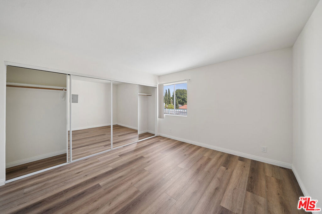 870 Crenshaw Boulevard - Photo 11