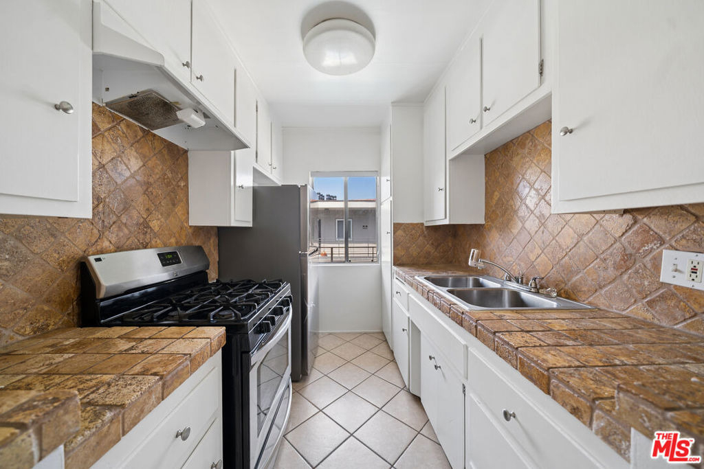 1220 N Ogden Drive - Photo 3