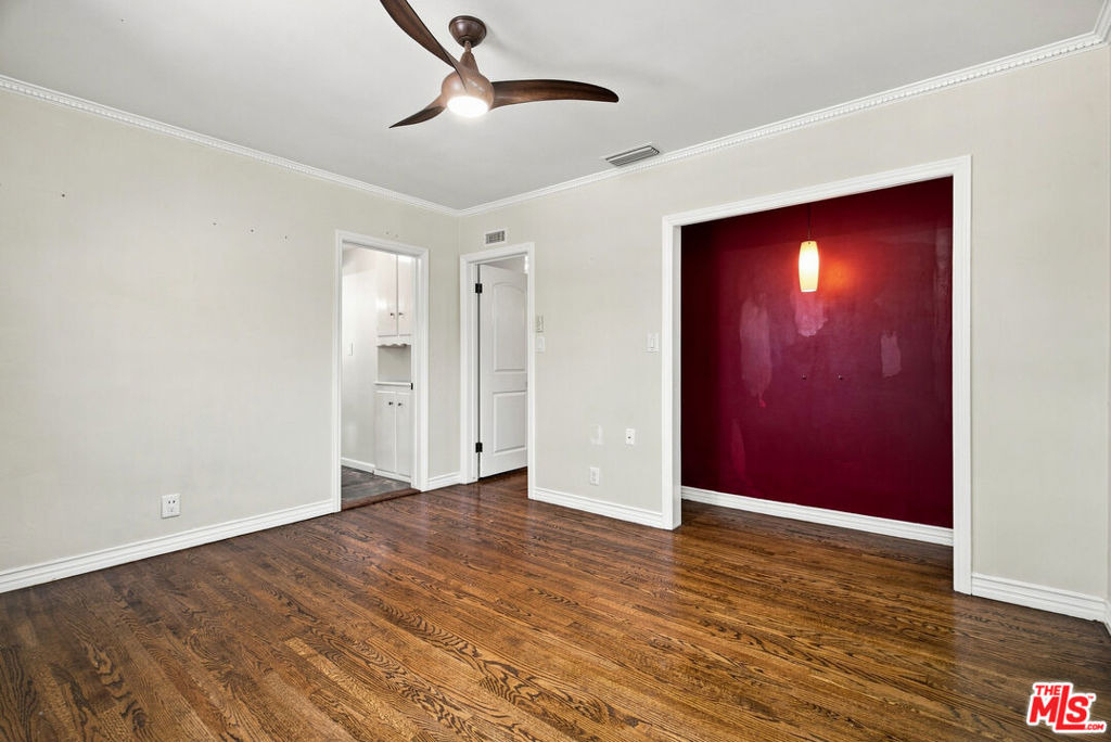 110 S Elwood Avenue - Photo 22
