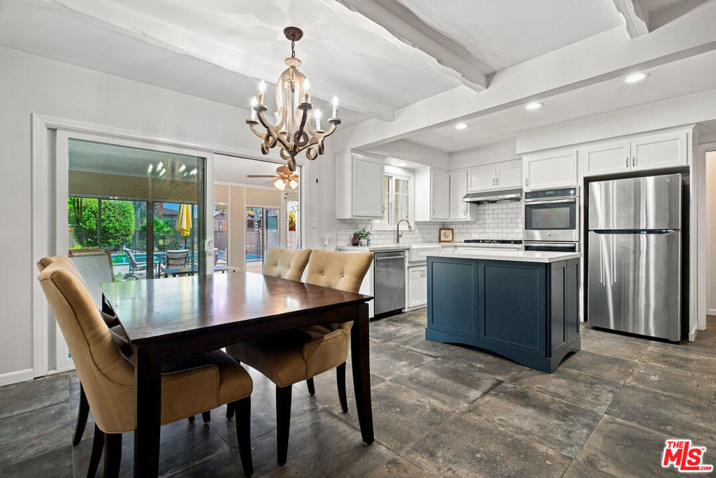 110 S Elwood Avenue - Photo 12