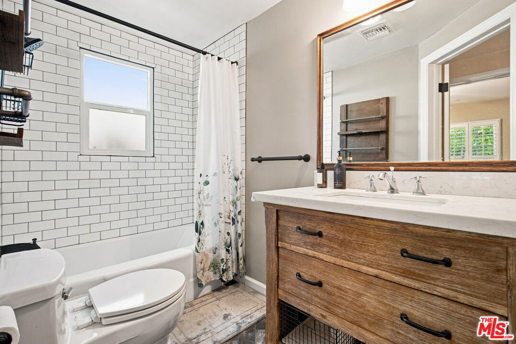 110 S Elwood Avenue - Photo 20