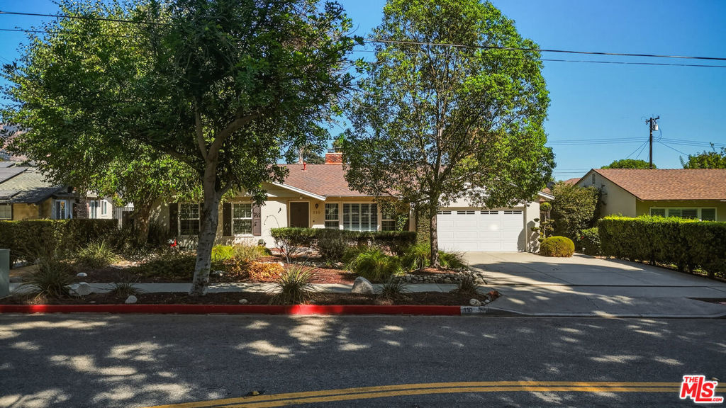 110 S Elwood Avenue - Photo 1