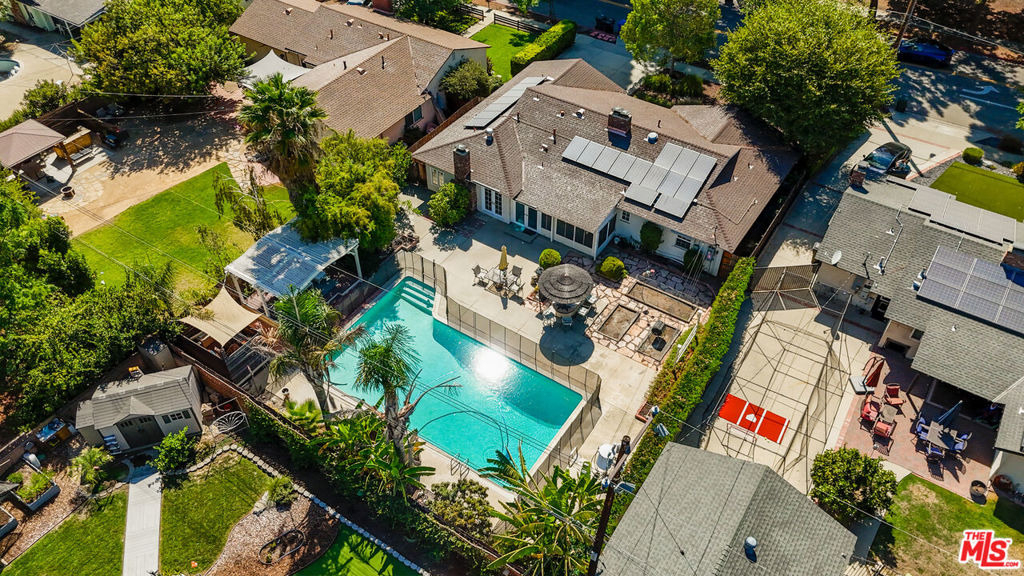110 S Elwood Avenue - Photo 41