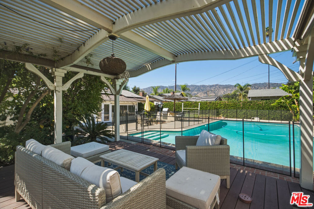 110 S Elwood Avenue - Photo 39