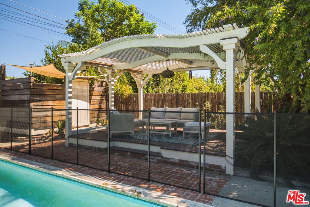 110 S Elwood Avenue - Photo 37