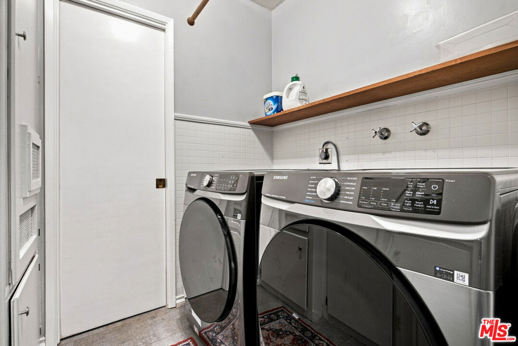 110 S Elwood Avenue - Photo 26