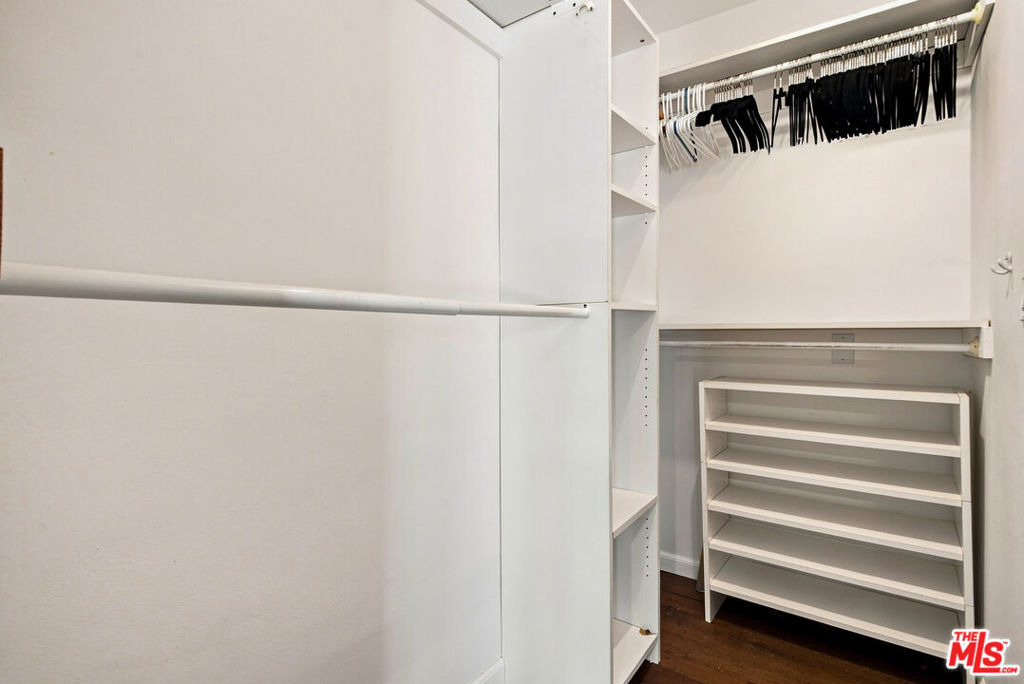 110 S Elwood Avenue - Photo 25