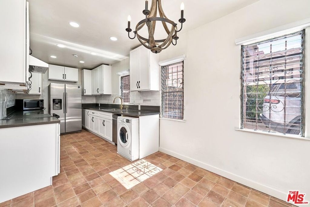 918 S Stanley Avenue - Photo 8