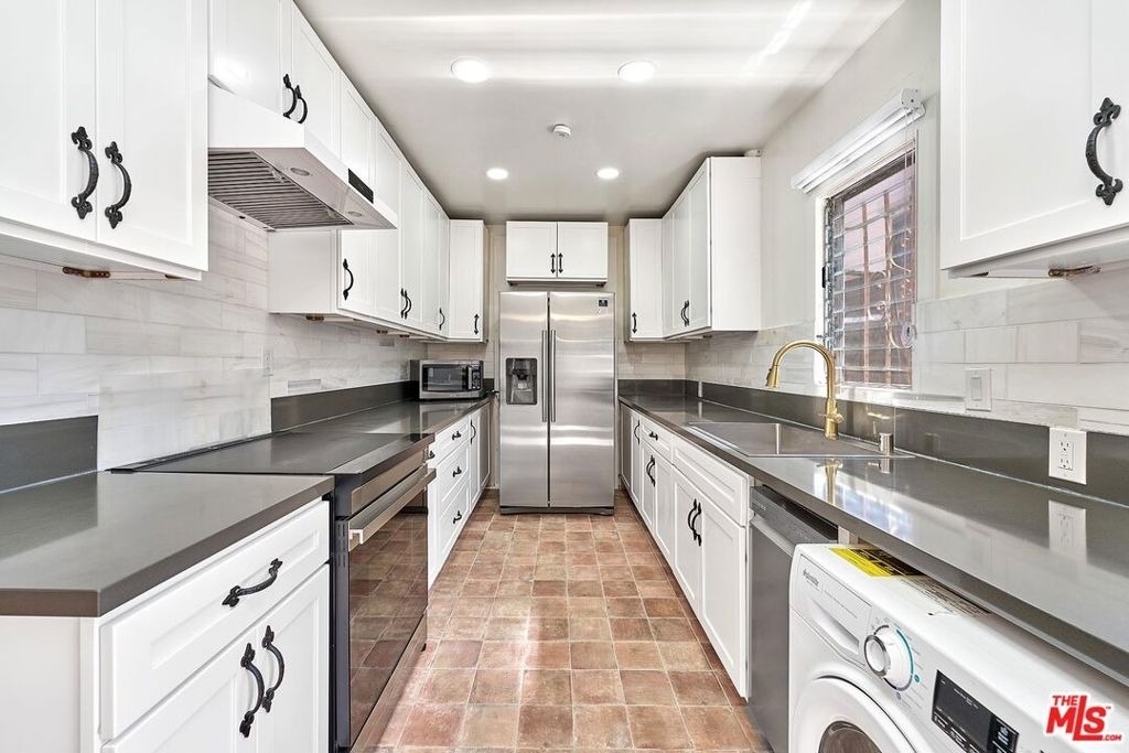 918 S Stanley Avenue - Photo 10