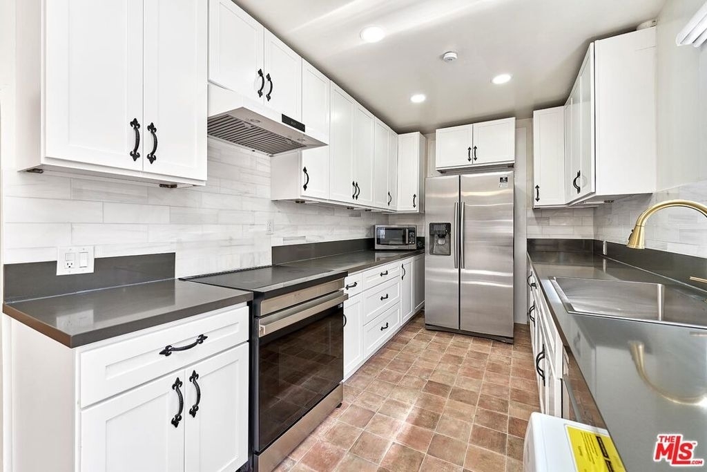918 S Stanley Avenue - Photo 12