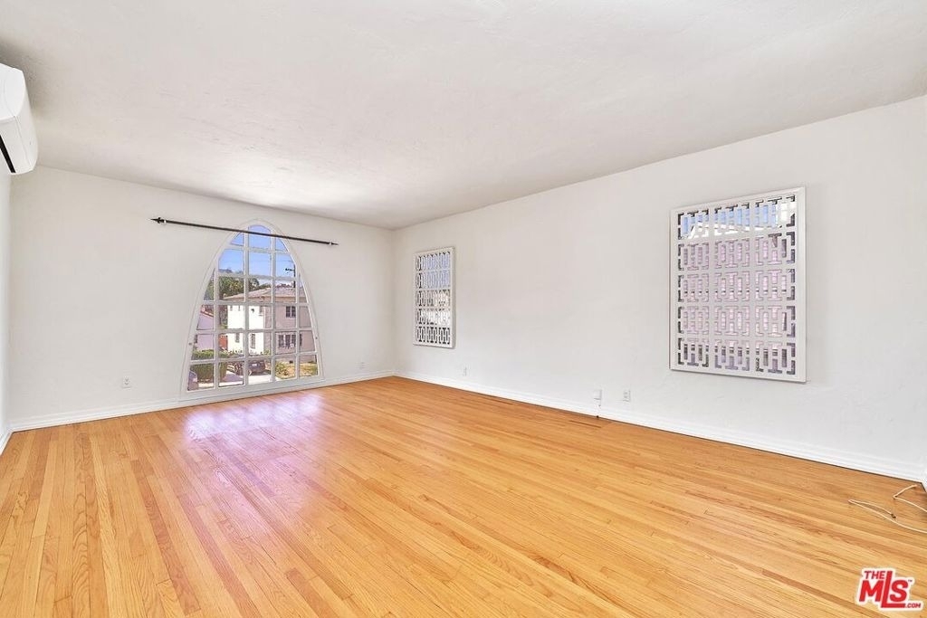 918 S Stanley Avenue - Photo 1