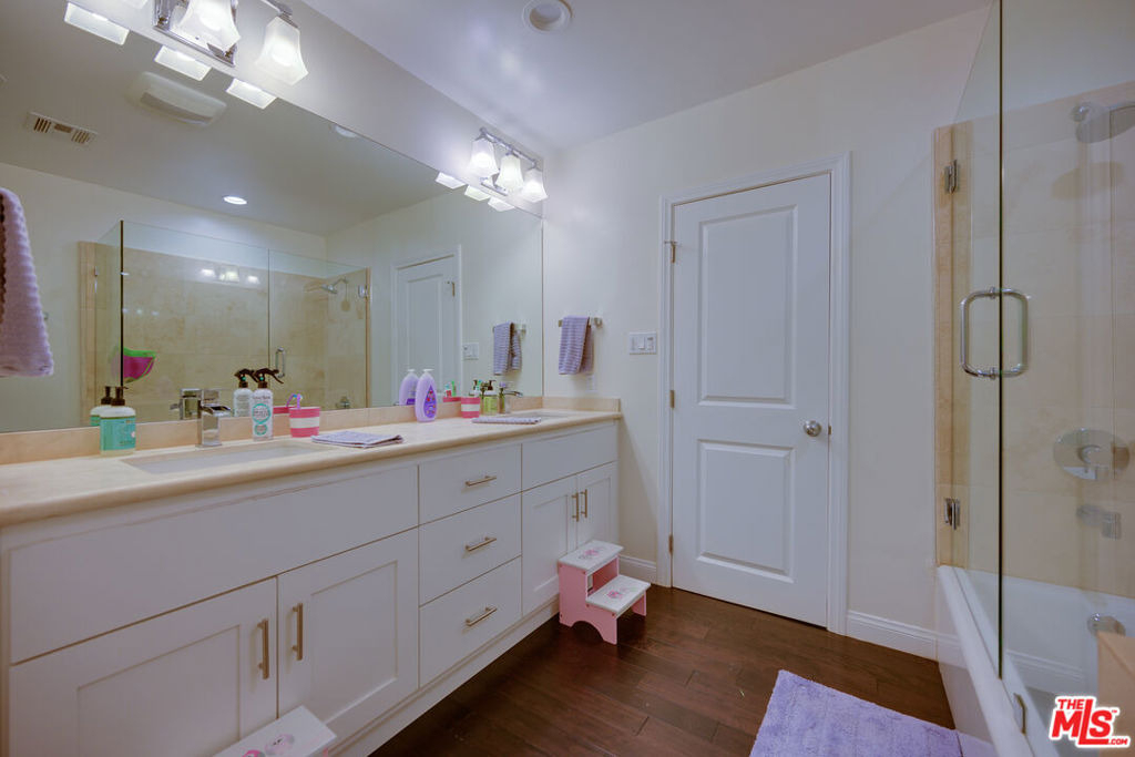 2241 S Beverly Drive - Photo 28