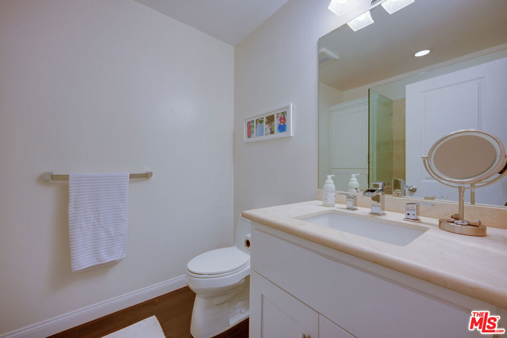 2241 S Beverly Drive - Photo 32