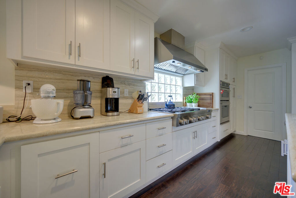 2241 S Beverly Drive - Photo 10