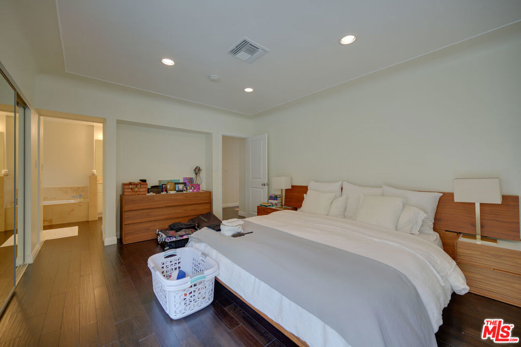 2241 S Beverly Drive - Photo 20