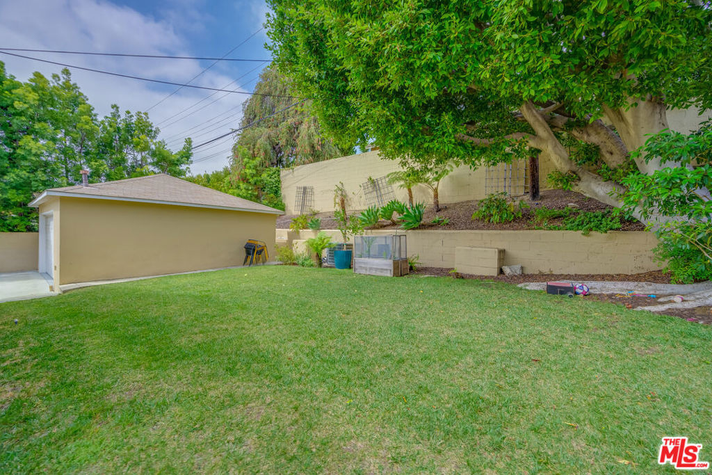 2241 S Beverly Drive - Photo 39