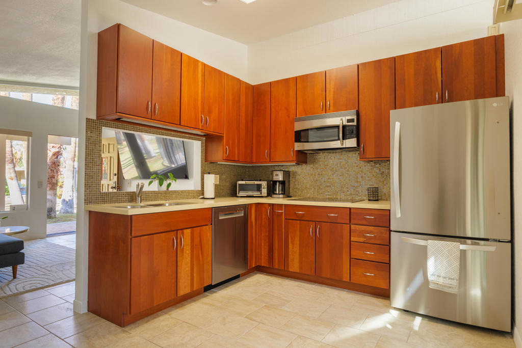 290 S San Jacinto Drive - Photo 2