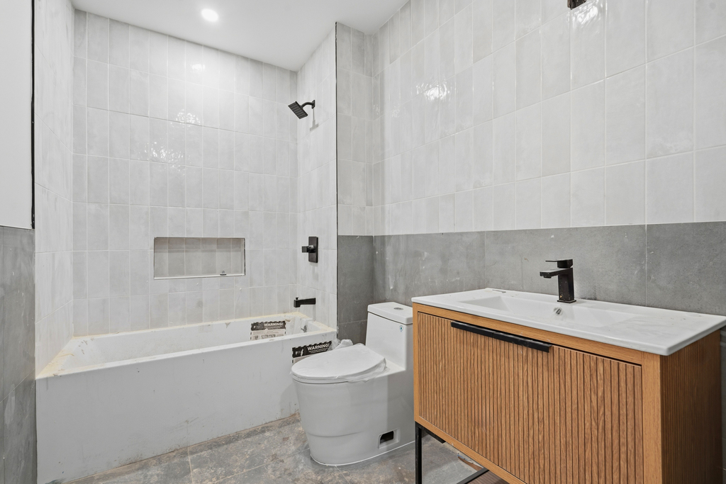 3014 Farragut Road - Photo 2