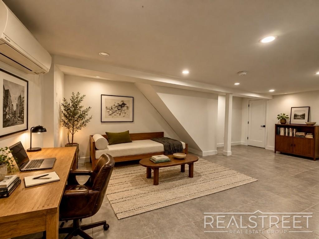 29 Thomas S Boyland Street - Photo 8