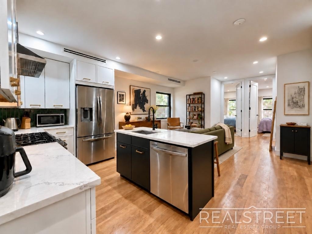 29 Thomas S Boyland Street - Photo 3