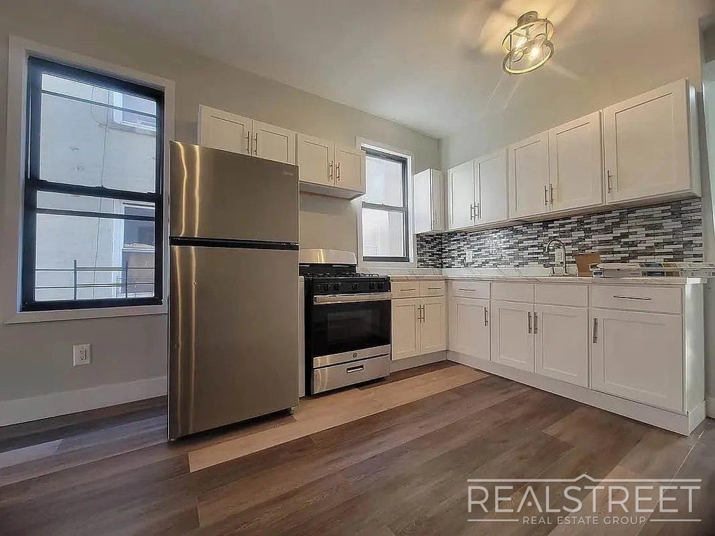 1148 Rogers Ave - Photo 0