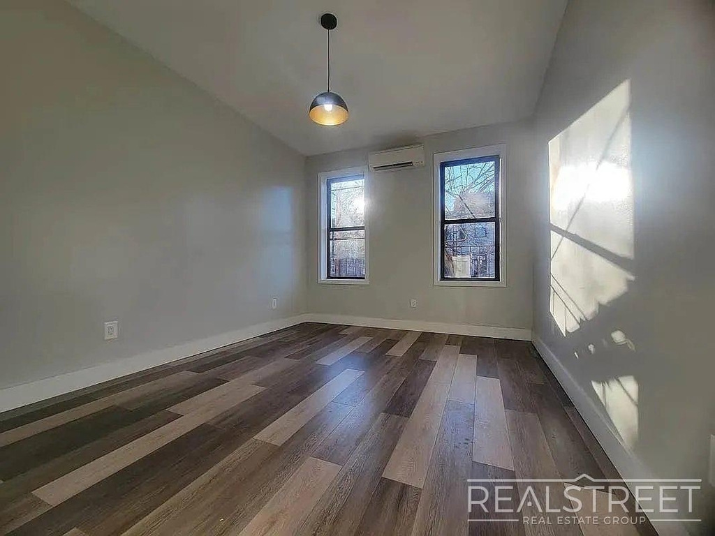 1148 Rogers Ave - Photo 6