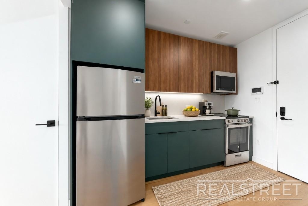 972 Bushwick Avenue - Photo 2