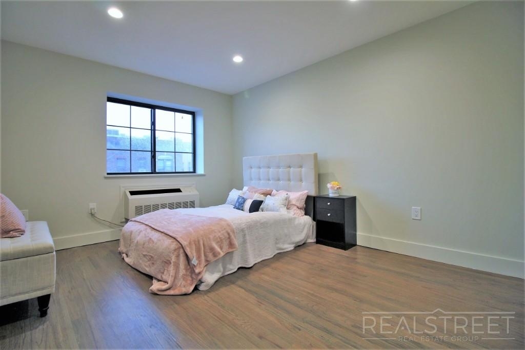 1337 Nostrand Ave - Photo 2