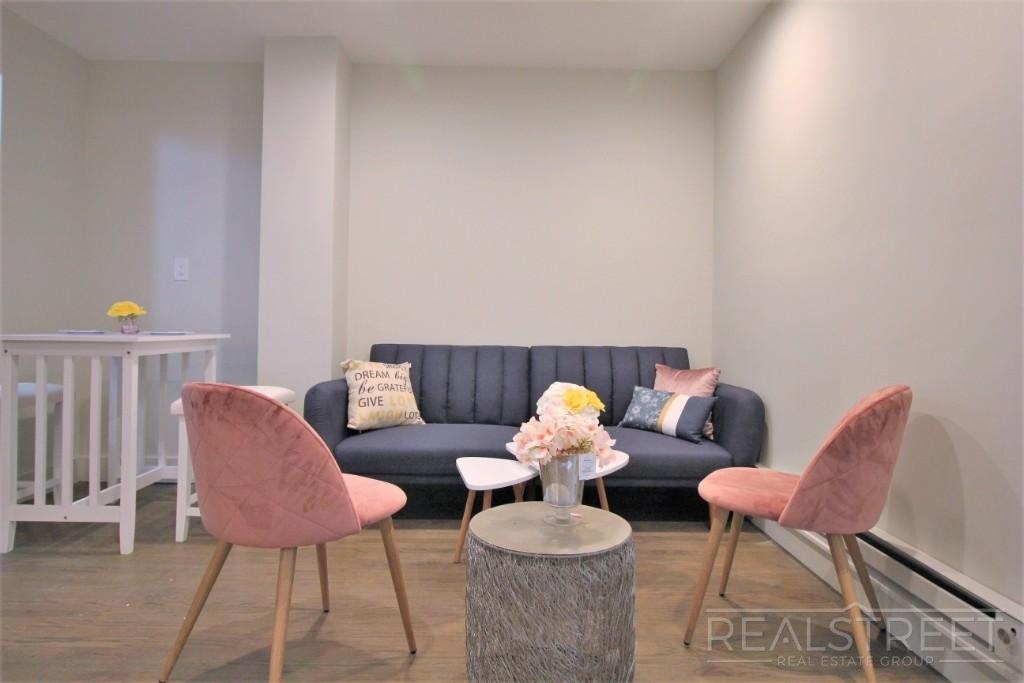 1337 Nostrand Ave - Photo 4