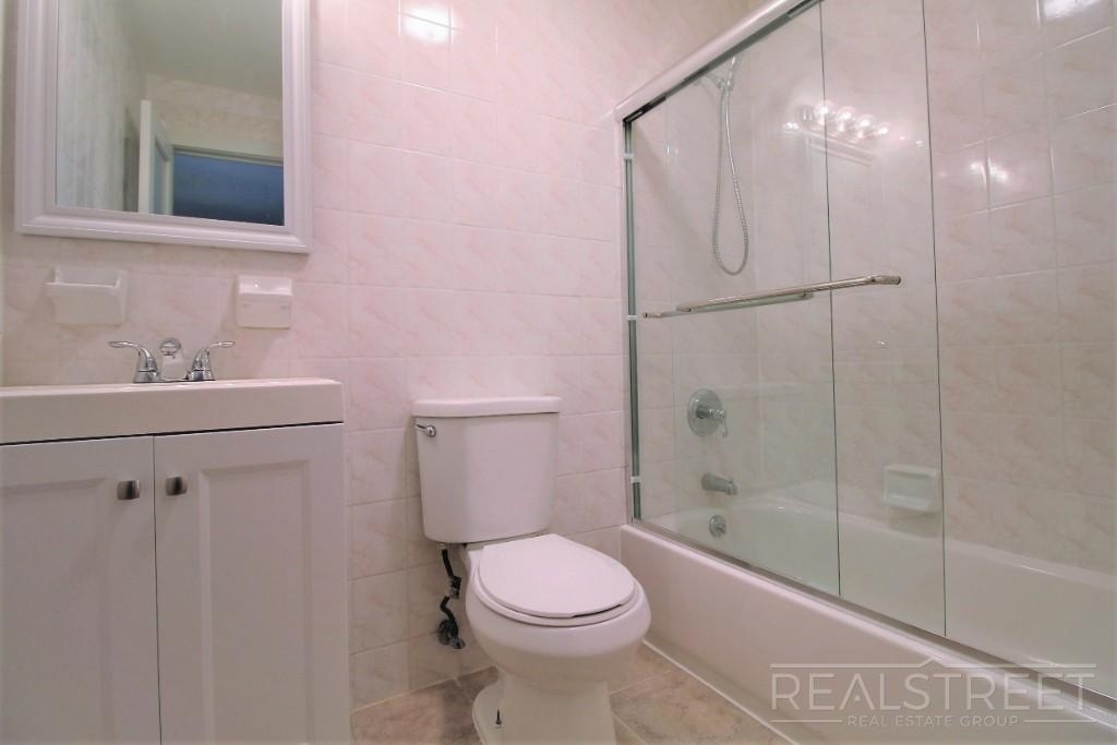1337 Nostrand Ave - Photo 3