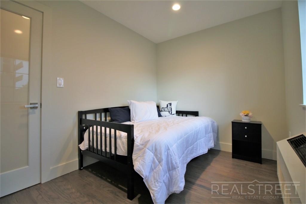 1337 Nostrand Ave - Photo 7